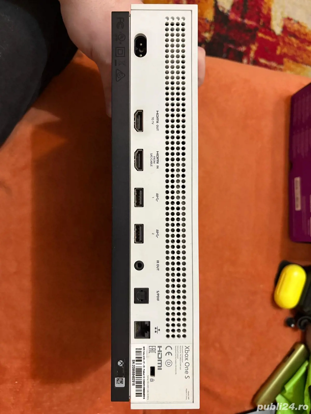 Consolă Xbox One S   funcțională + controller