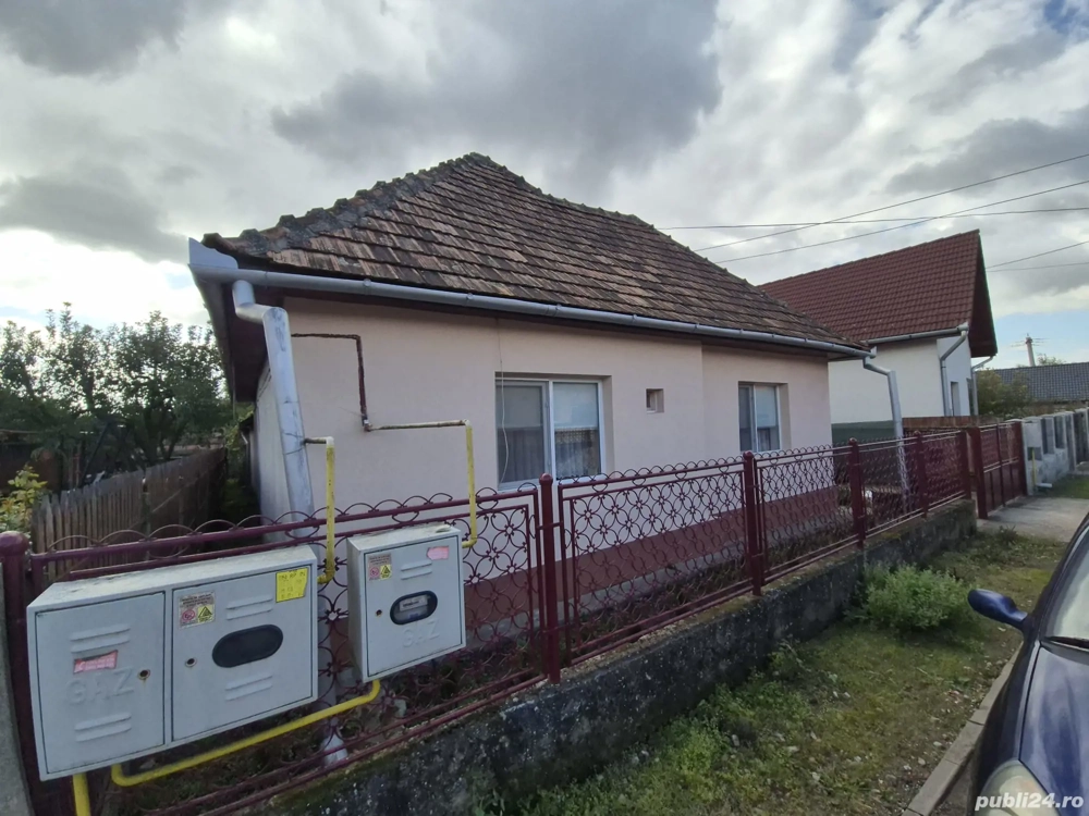 Casă de vanzare cu 4 camere in Blaj -Petrisat