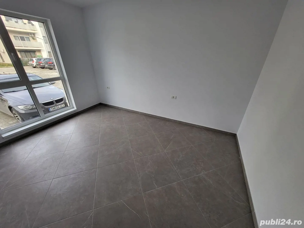 Bloc Nou-Braytim. Langa Hotel Arizona. Decomandat. Bucatarie inchisa (5/7)