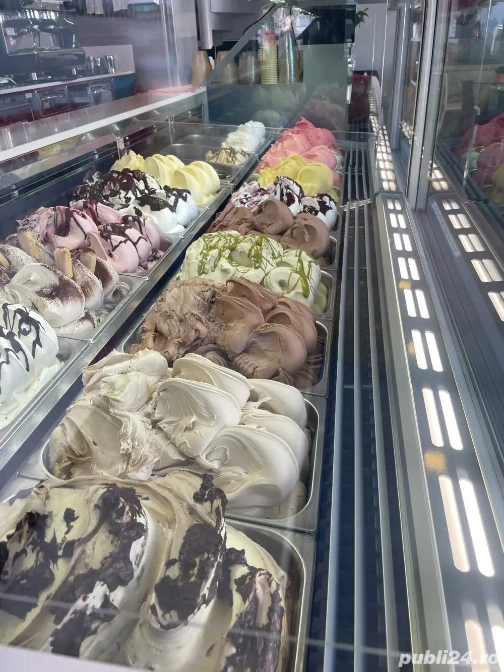 Lucrator gelaterie   Barman   Personal servire clienti