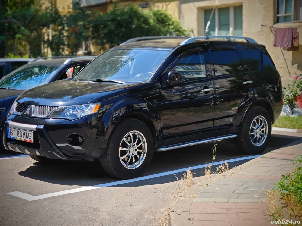 Mitsubishi Outlander 2