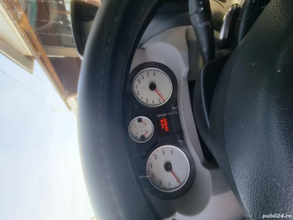 Vând Peugeot  expert 8+1 locuri an 2012