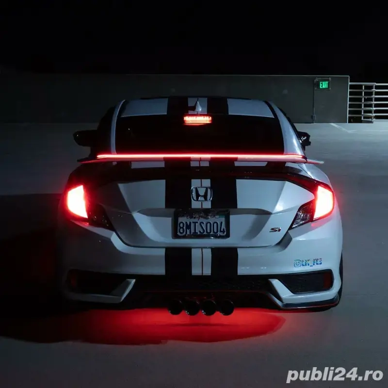 Eleron spoiler universal din carbon cu banda LED si stop frana pentru portbagaj si luneta
