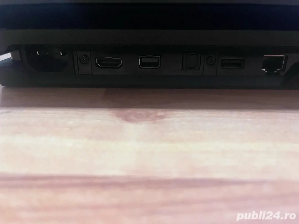 Vand PS4 pro + 2 console + 2 jocuri