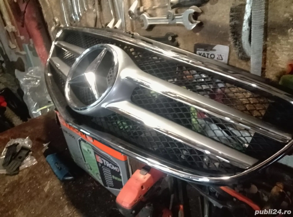 Vânzare grila cromata MB w 212 e200  
