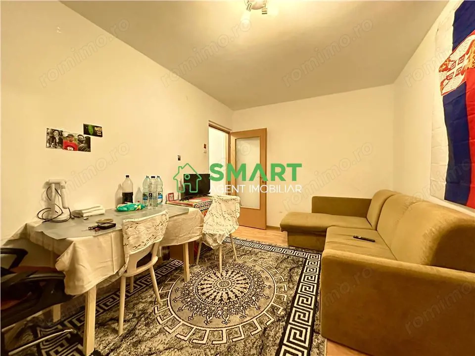 Apartament 2 camere . zona Aurel Vlaicu , Arad.
