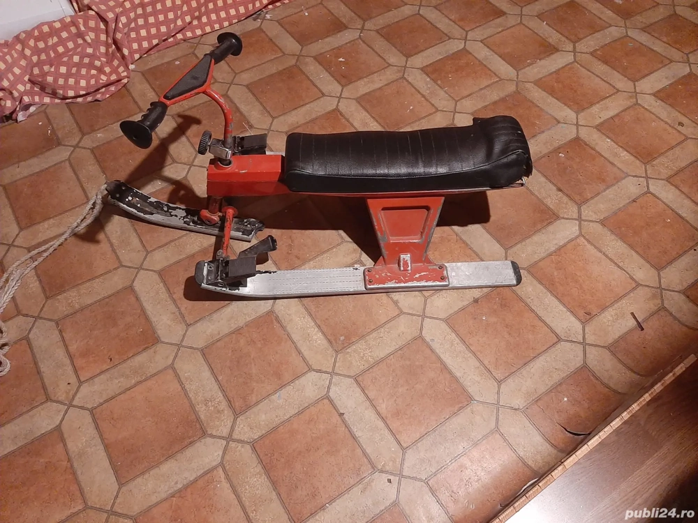 Vând schi bob,in stare de functionare