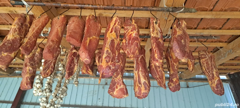 Vând ceafă și cotlet afumat