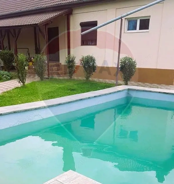 Vând/Schimb casă duplex 150 mp cu piscină – Turnu (10 min de Arad)