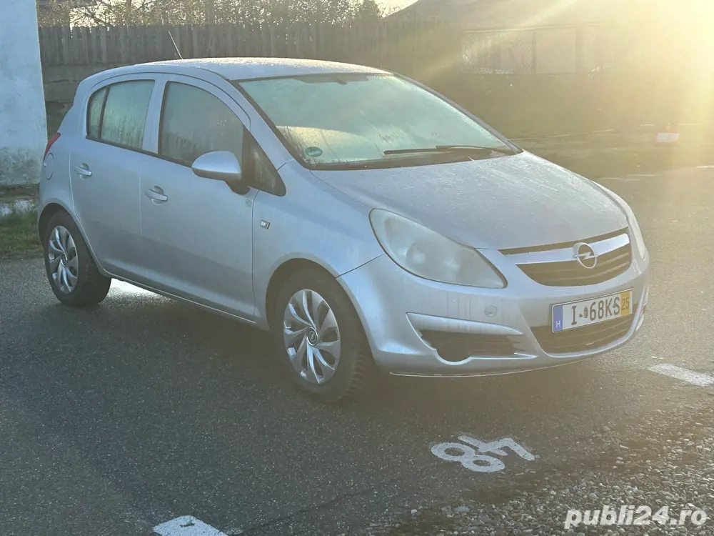 Opel Corsa D 2008 benzina