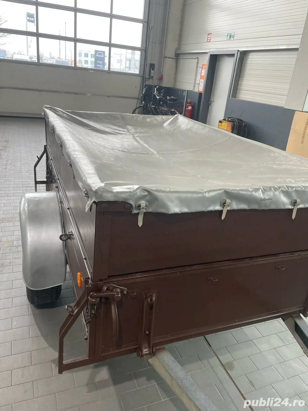 remorca 1200 kg cu sistem de frînare