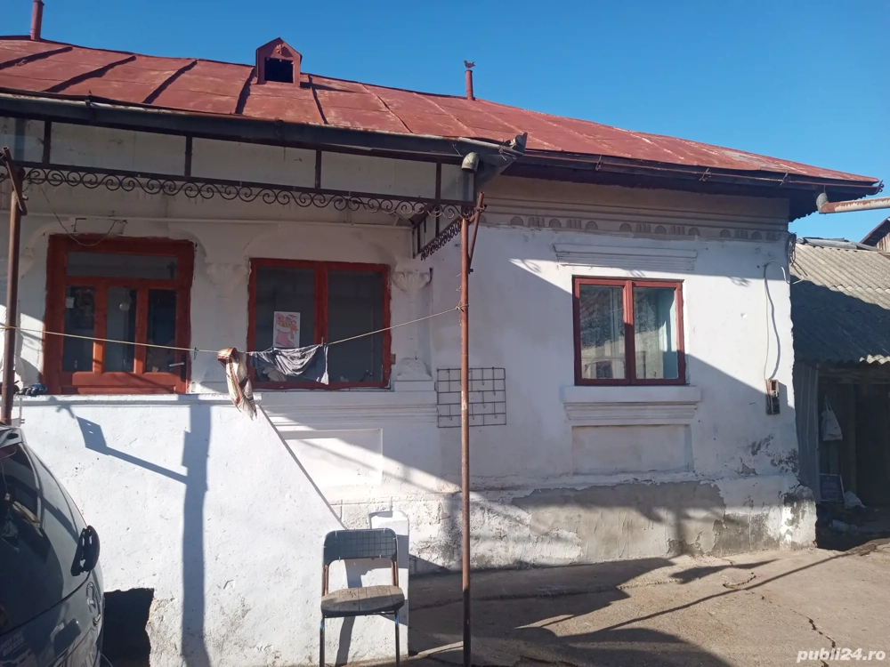 vand casa batraneasca traditionala