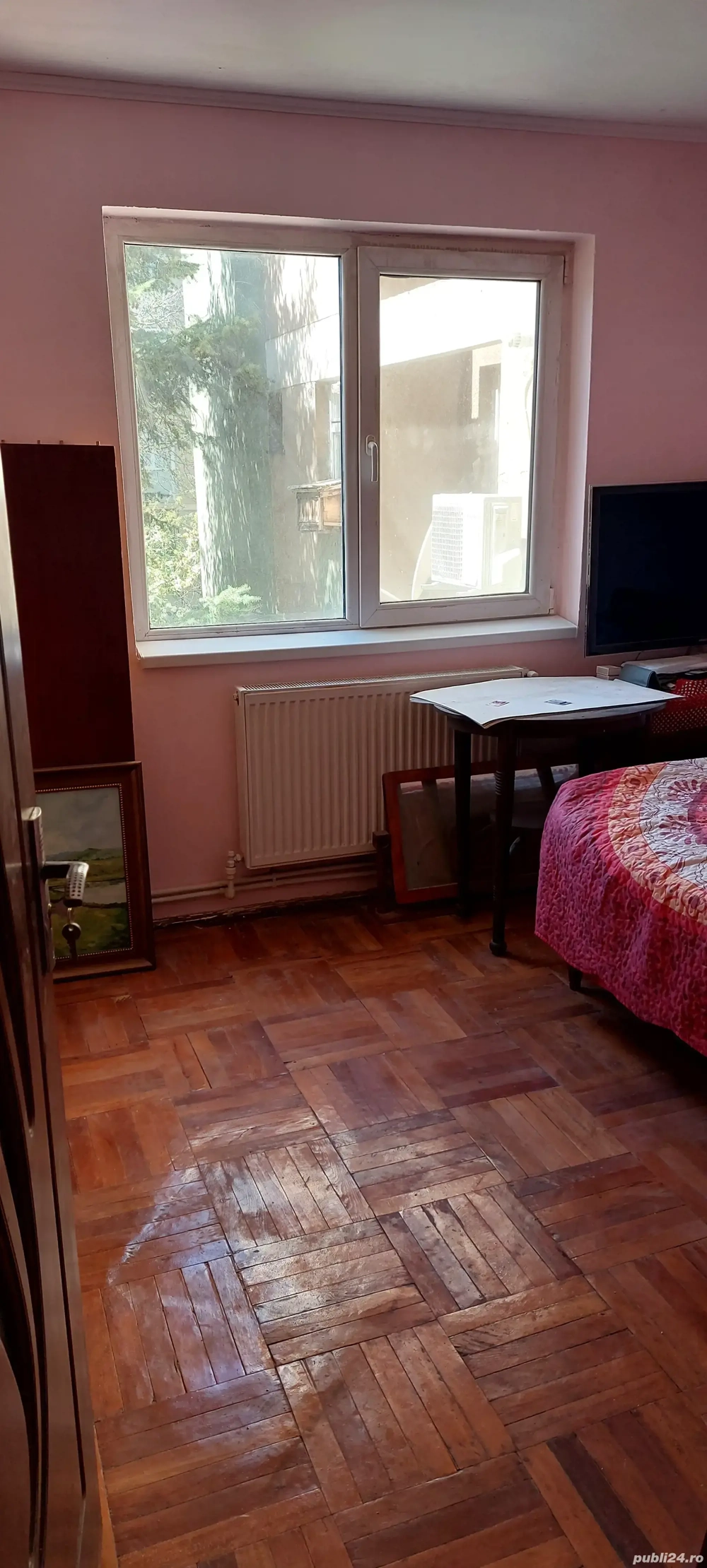Inchiriez sau vând apartament cu patru camere în Caracal