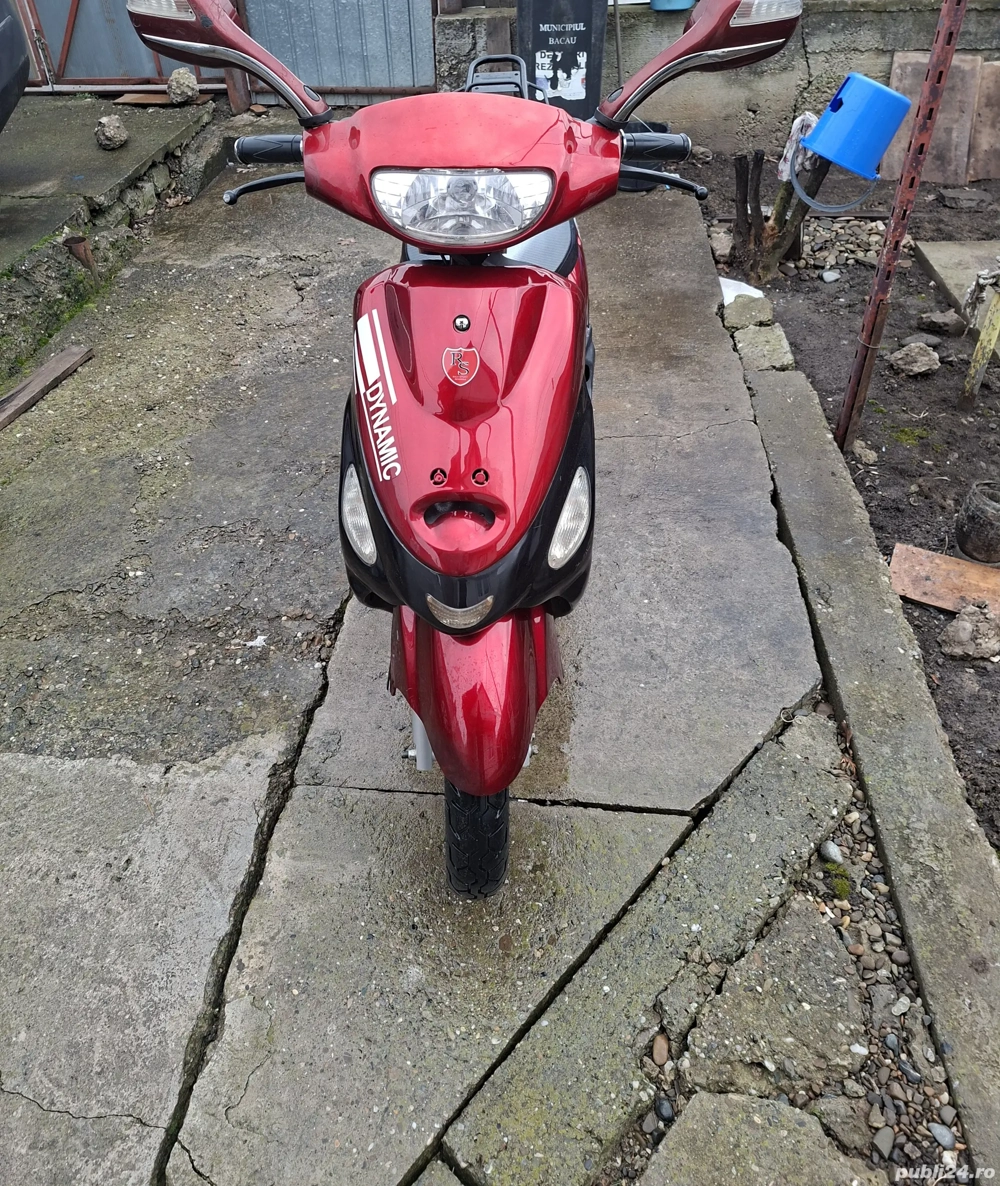 Scuter de vanzare 49 cc 4T