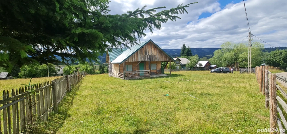 Casa de vanzare cu teren de 1000 metri patrati, detalii in privat