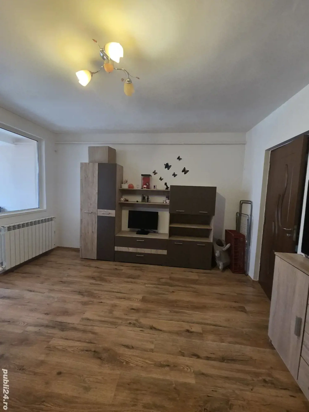 Închiriez Garsonieră