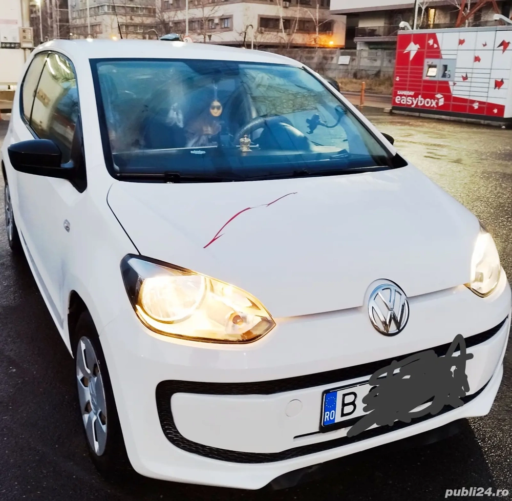 Volkswagen up 2013 albă
