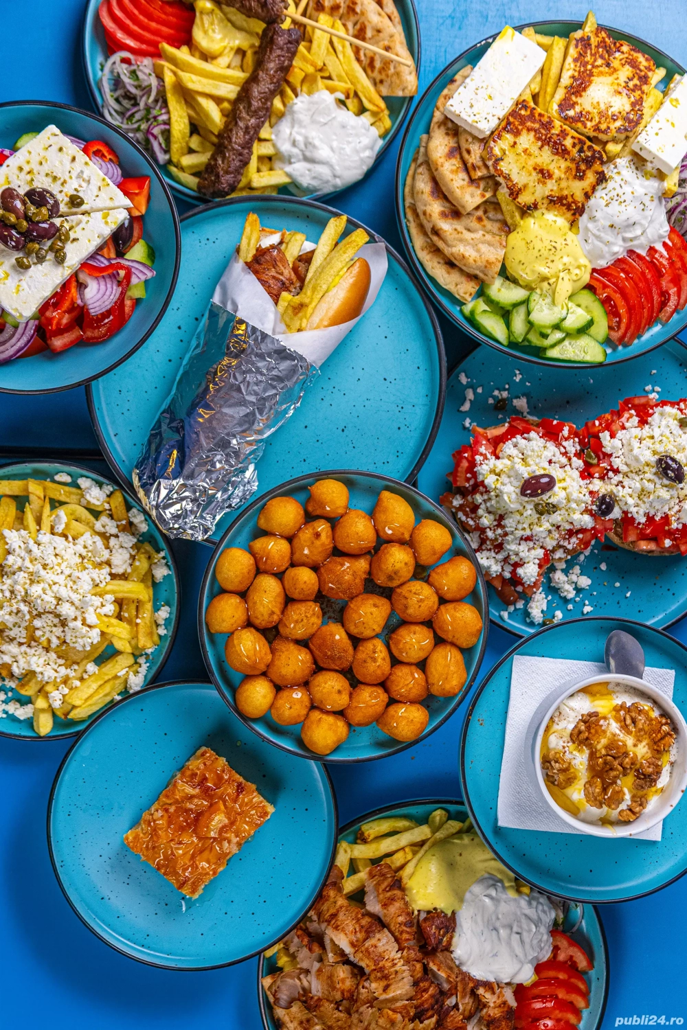 Casier lucrător comercial in fast-food 