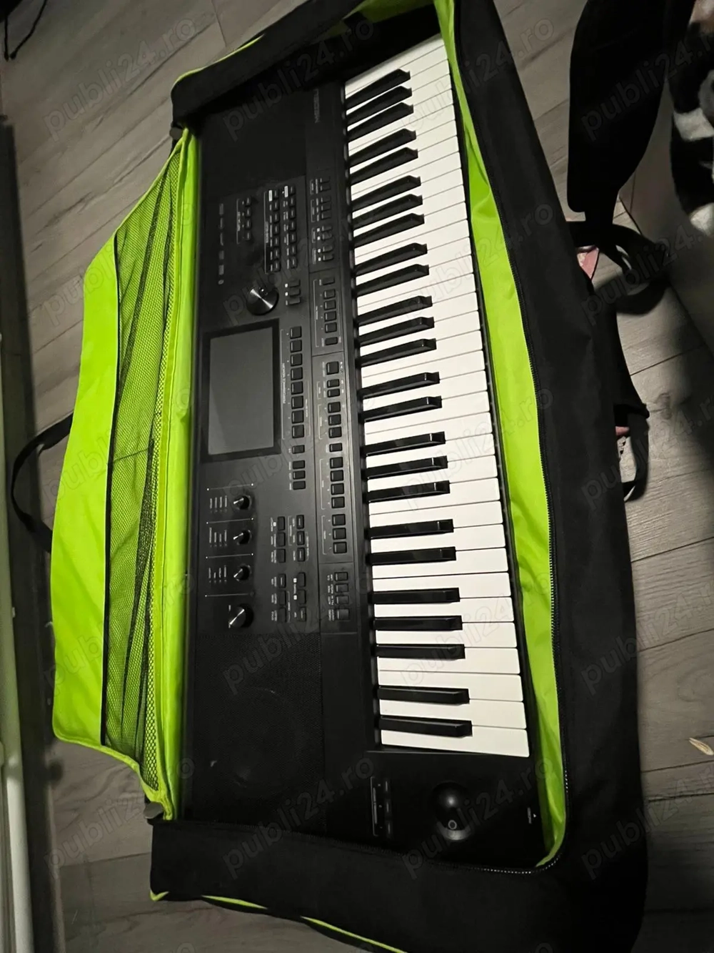 Orgă Medeli AKX10 cu husă și suport . Are setul lui Ionuț Rădulescu. 