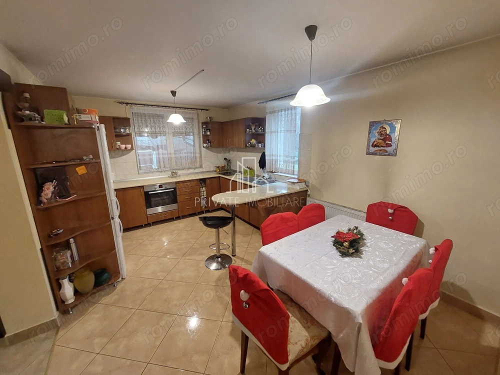 Casa De Vanzare, 1.700 Mp Teren, Strada Marului, Unirii