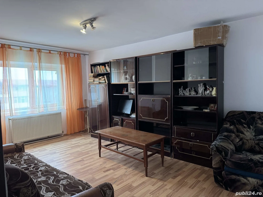 3 cam, 74 mp. decomandat, fara imbunatatiri, et.4, acoperis, Cuza Voda