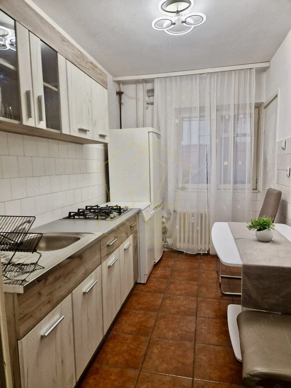 Apartament spațios cu 2 camere | Parter înalt | Girocului