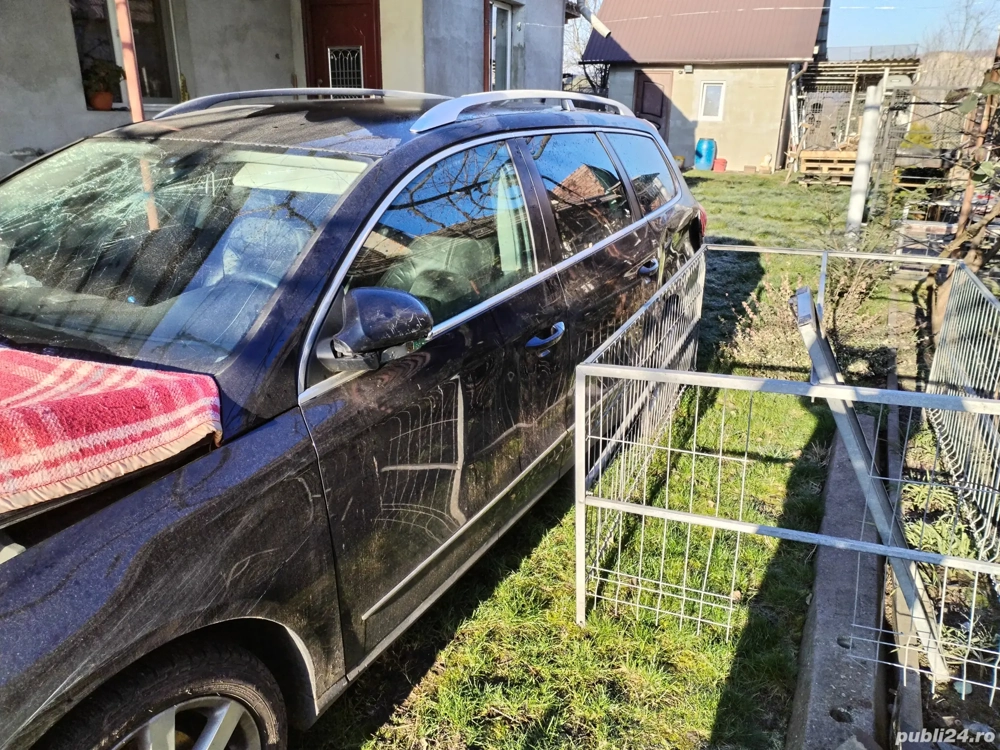 Vând Volkswagen Passat B6 2007 170 Cp urgent. Mașina este lovită! 