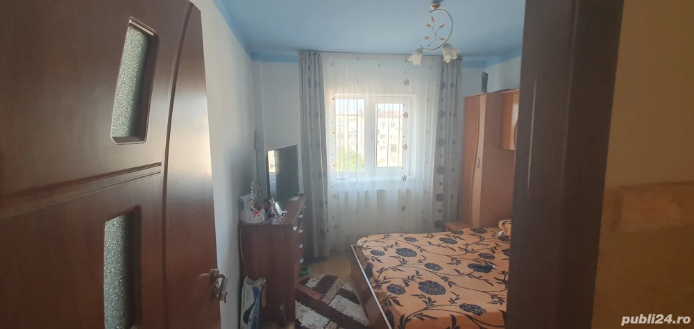 Vând-închiriez apartament cu 3 camere 