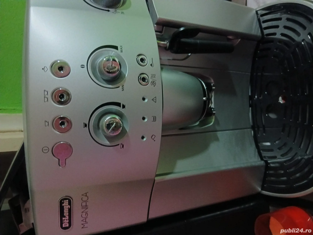 Pe cafea boabe aproape nou are o aroma excelenta