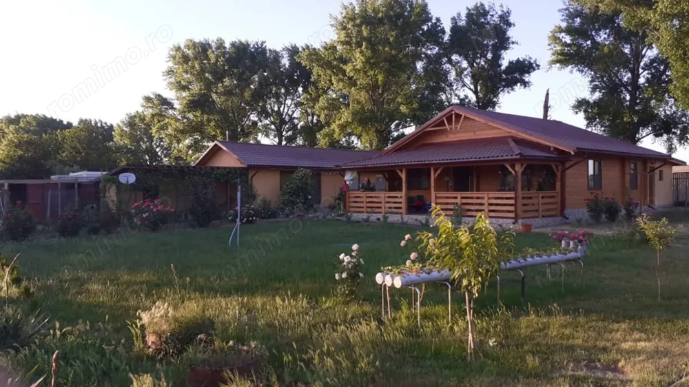 HORIA - 3 CAMERE ,SUPRAFATA 100 MP,TEREN 3000 MP CU DESCHIDERE LA LAC