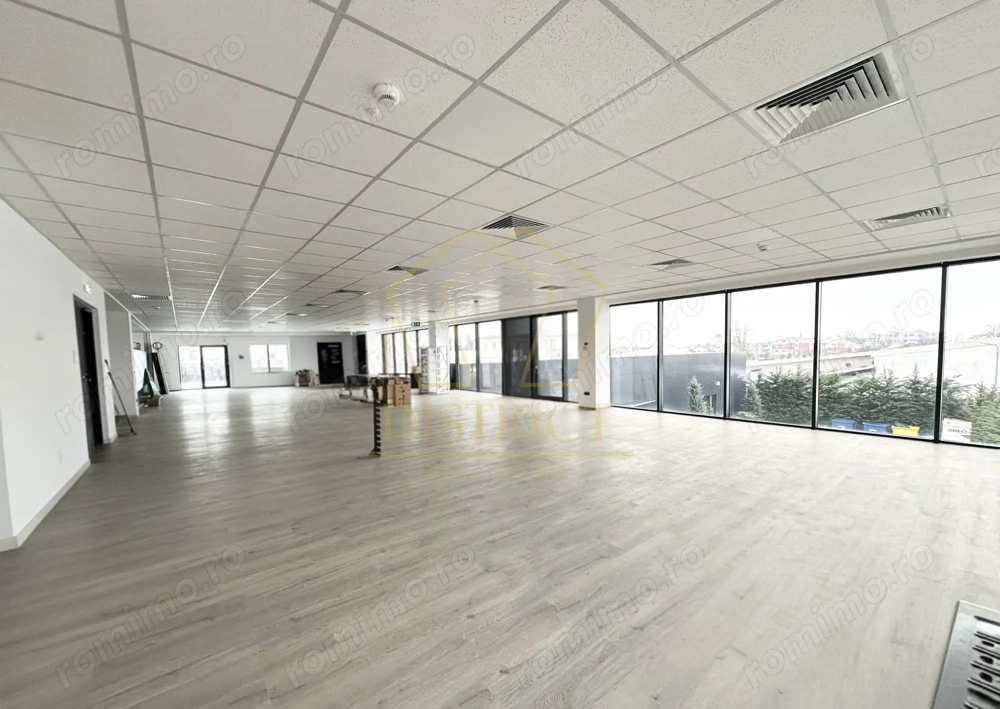 Spațiu de birouri/showroom cu terasa 40mp | Giroc