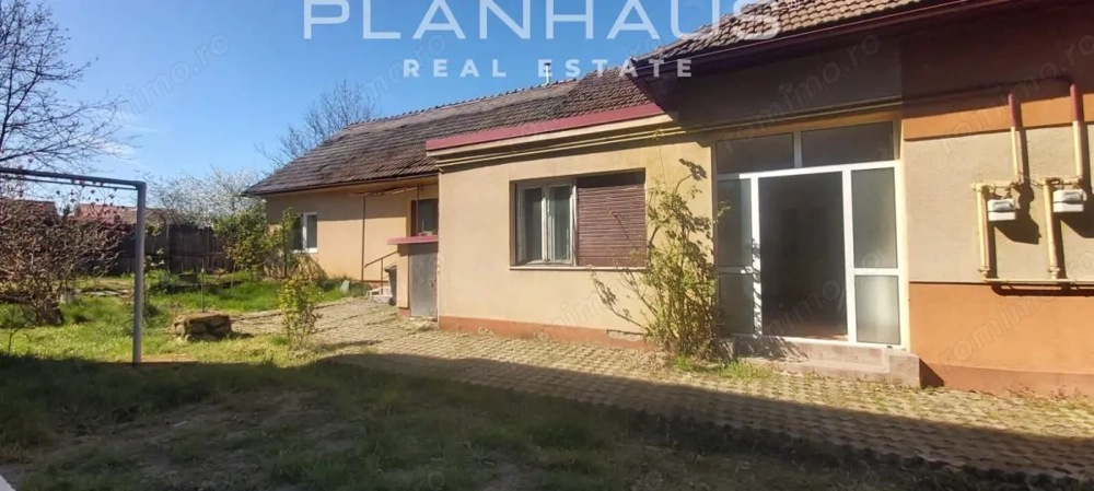 Casa tip duplex , str.Mihai Eminescu ,zona excelenta la strada principala