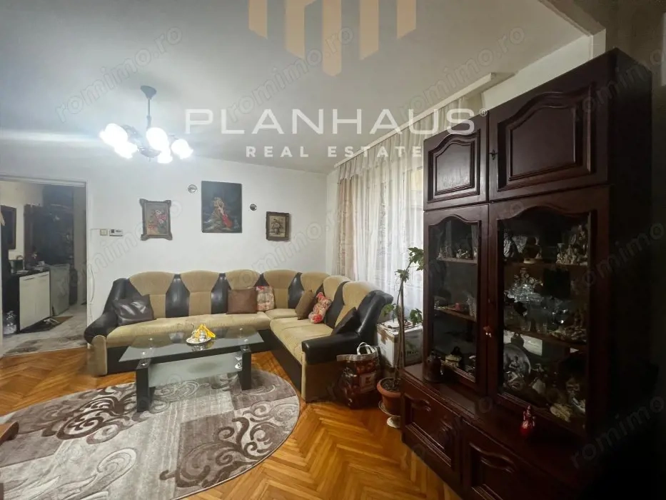 Apartament 4 camere,zona Pizza Albina ,cartierul Săsar 