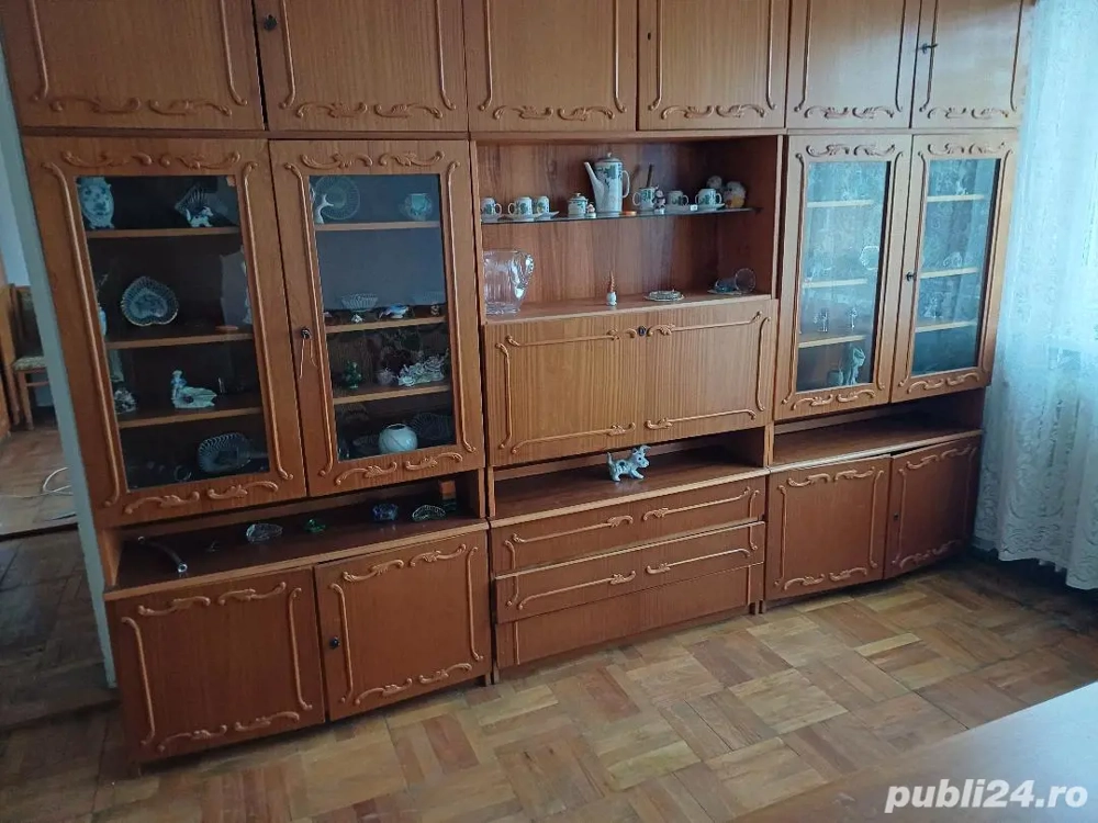 Inchiriez apartament  