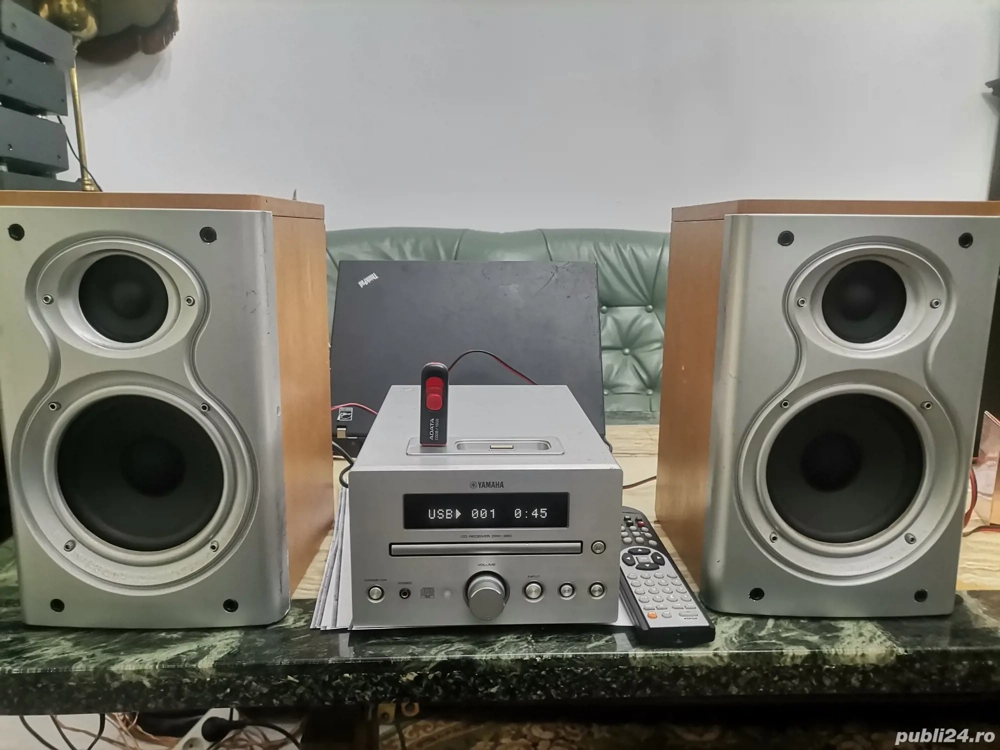 Yamaha CRX 330 plus 2 boxe