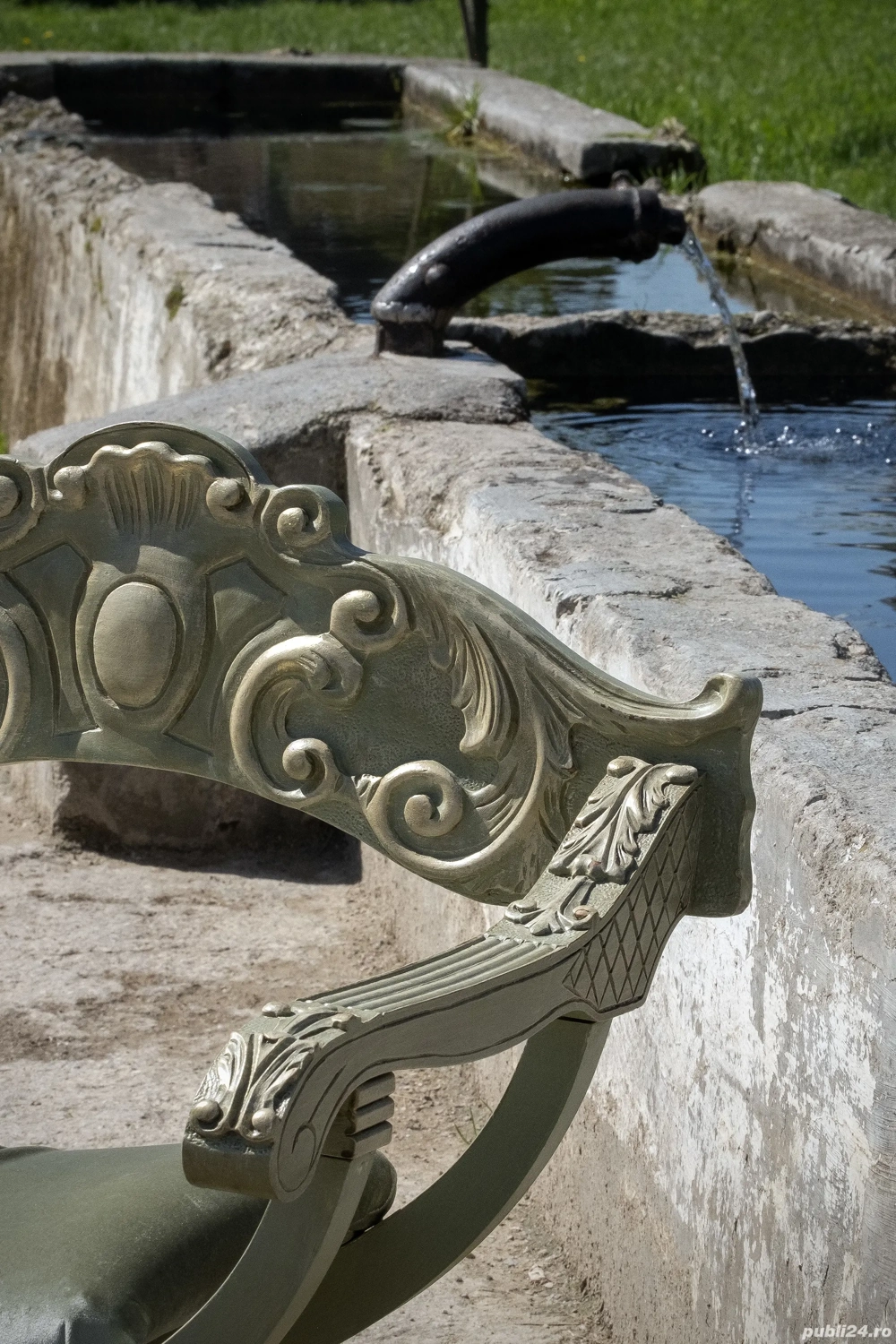 Scaun restaurat cu tapiterie noua