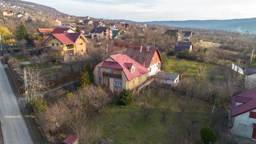 Casă / Vilă cu 4 camere de vânzare