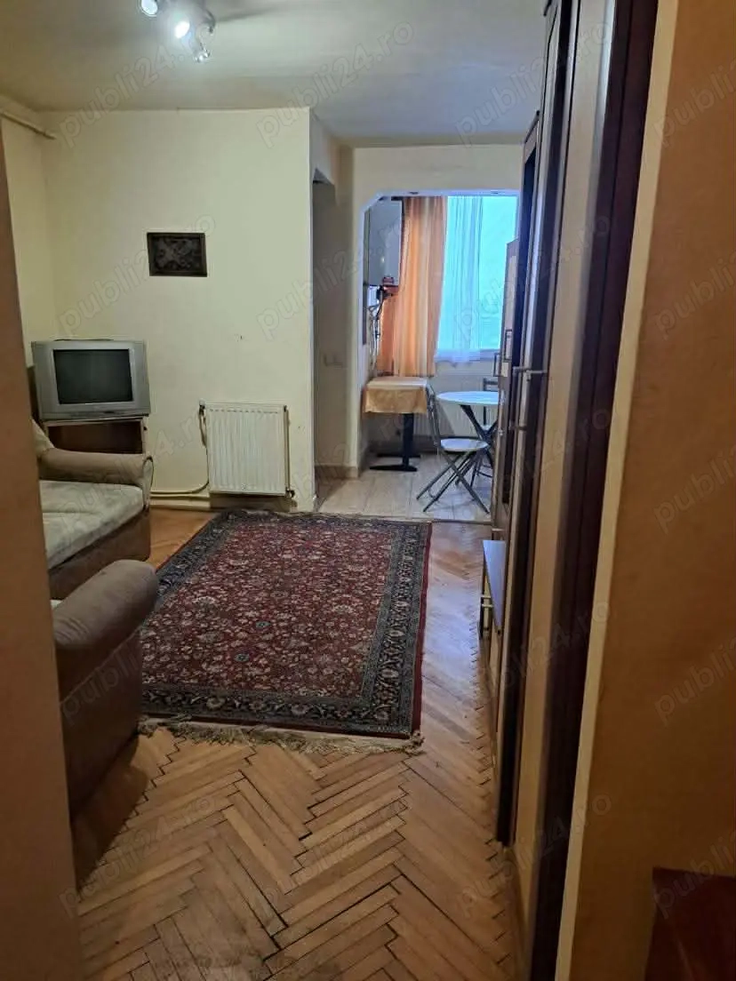 Garsoniera de vanzare , Ostrovului etaj 4 , 22.800 euro negociabil 