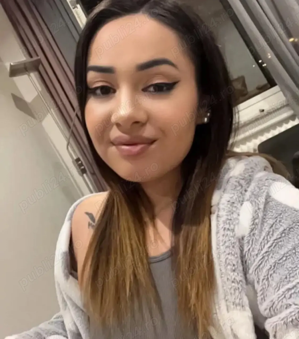 Simpatică cu forme frumoase