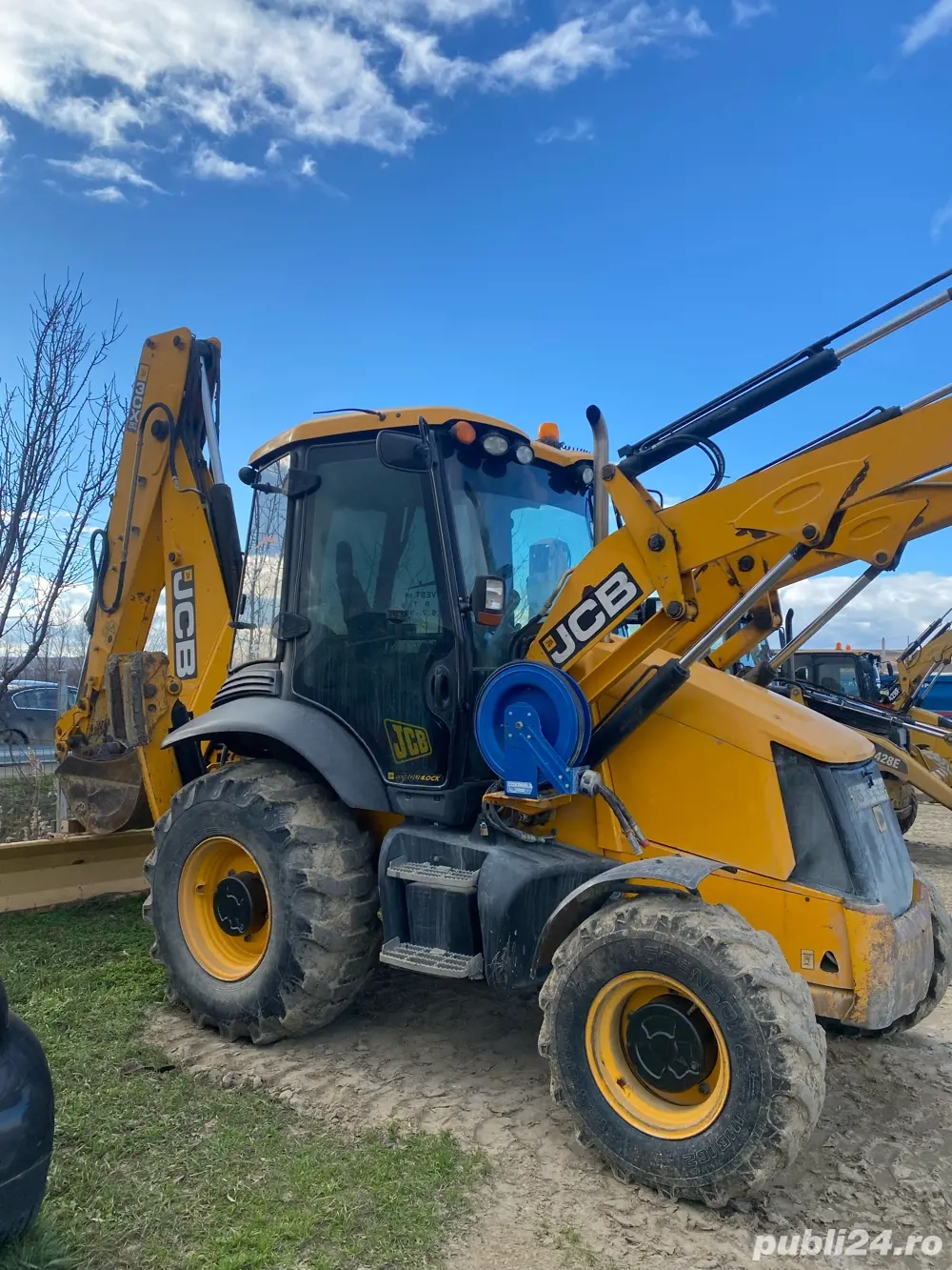 vand buldoexcavator JCB