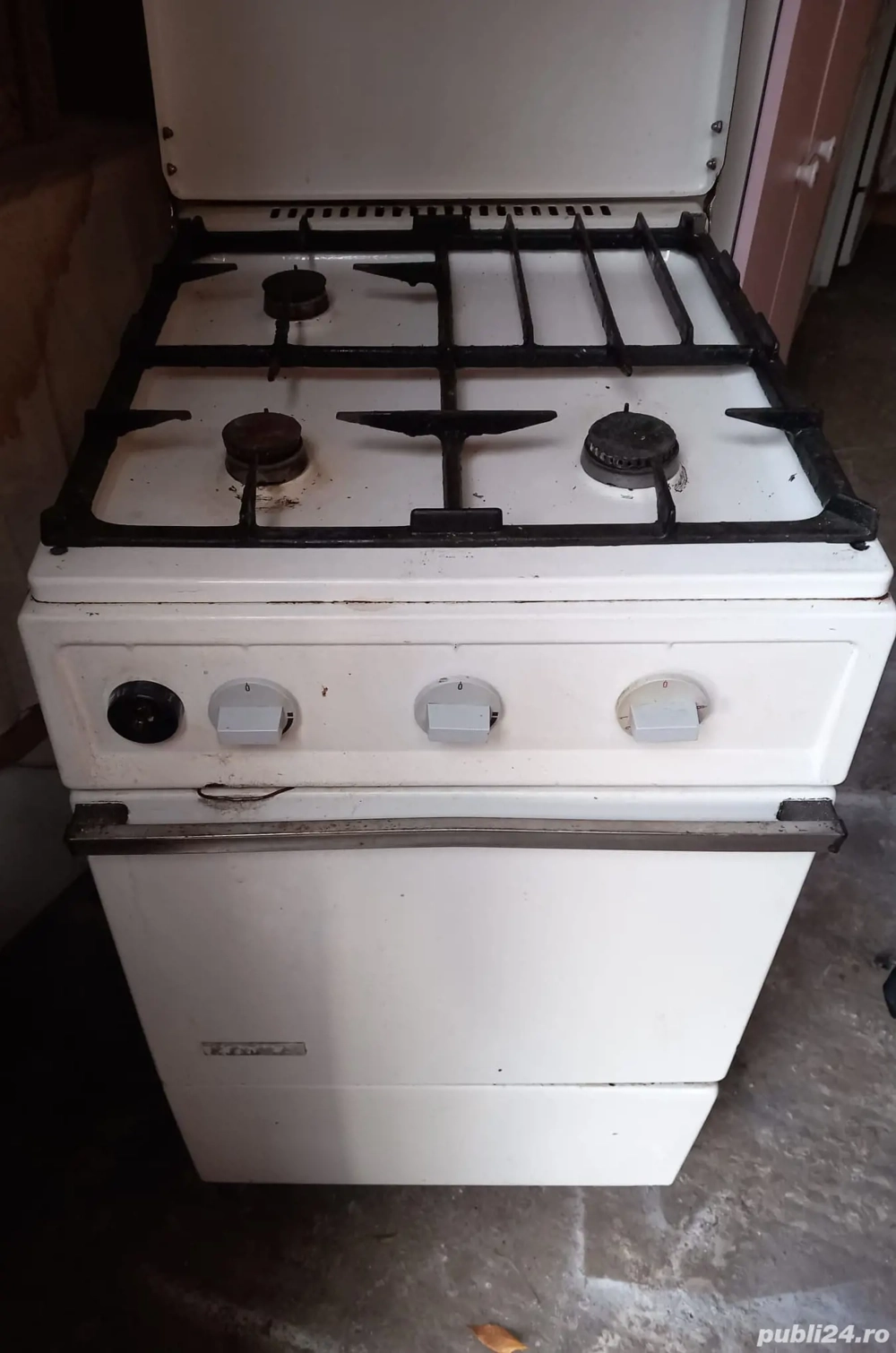 vand aragaz cu trei ochiuri