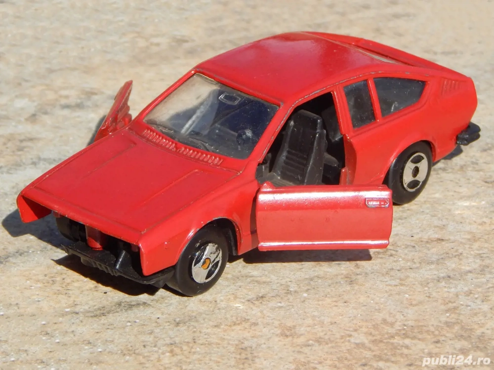 Macheta Alfa Romeo Alfetta GT Coupe sc 1:43 Polistil Italia cu lipsuri