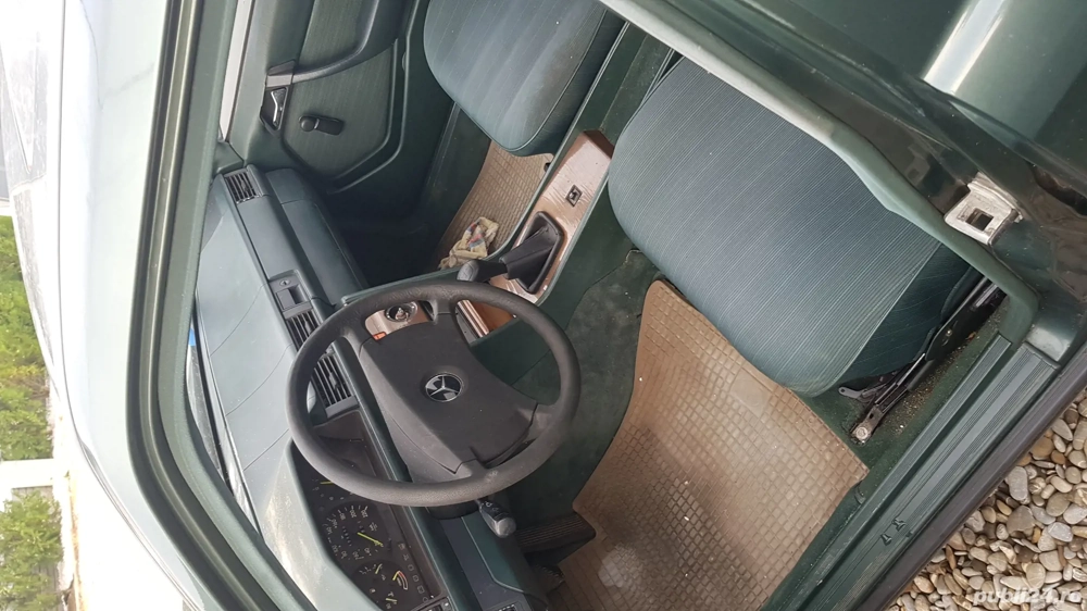 Vând la pachet 2 Mercedesuri W 124 an 1987