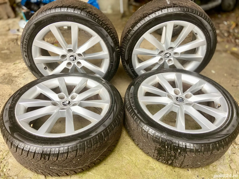 Vând jante aluminiu +cauciucuri de iarnă 