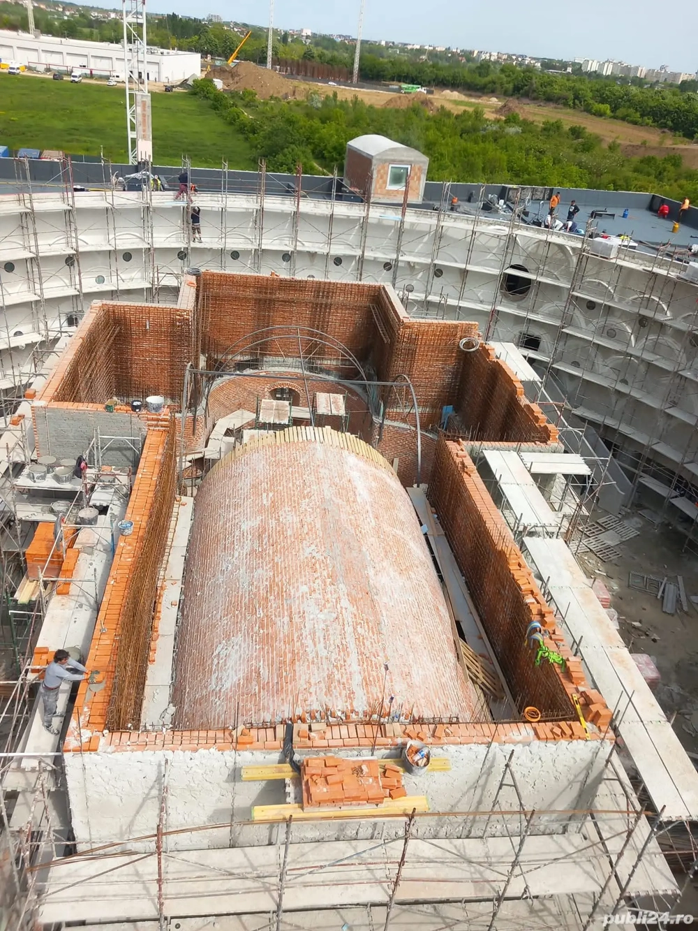 Echipa zidari, tencuitori și zugravi