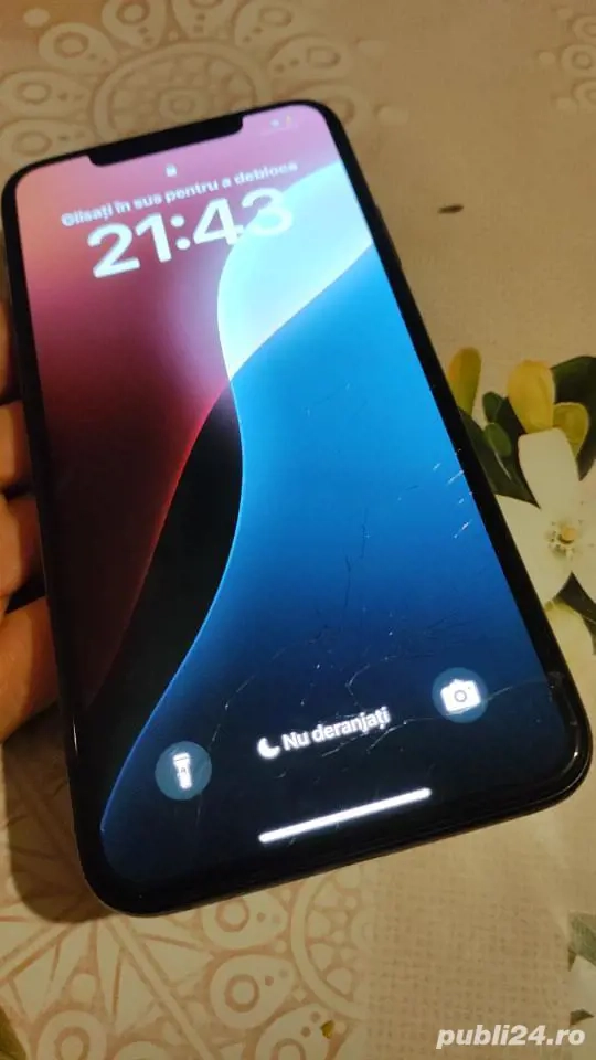 Vând iPhone 11 pro max 256 gb perfect funcțional 