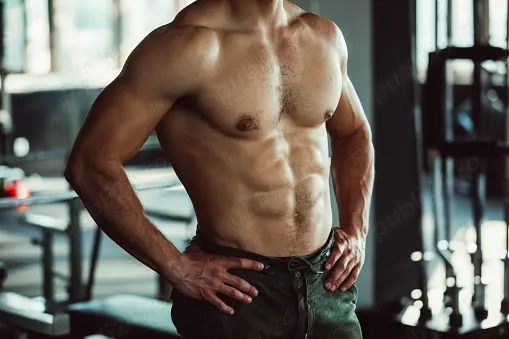 Tip educat simpatic și discret 