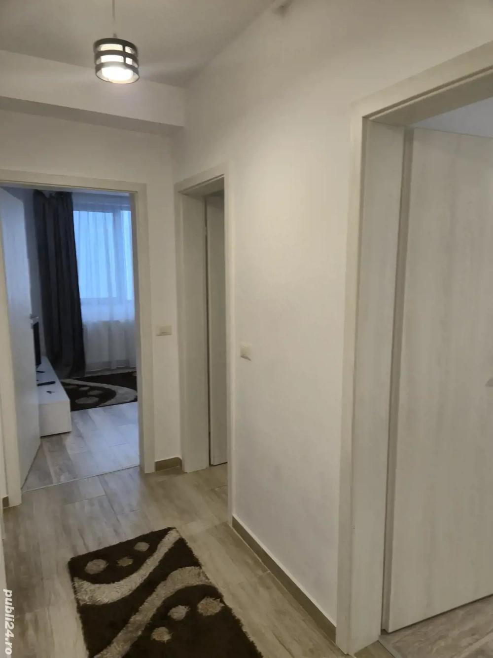 Inchiriez apartament 2 camere in zona Cartierului Latin