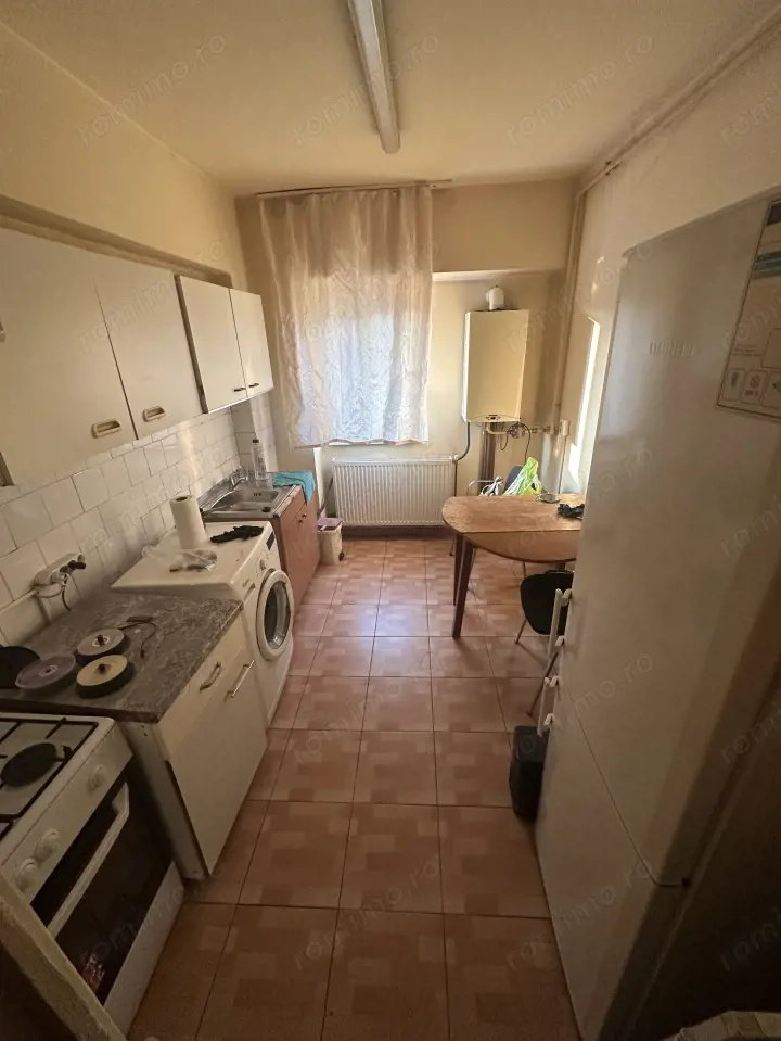 Apartament cu 2 camere de vanzare, 51 mp, etajul 1, Dealul Florilor