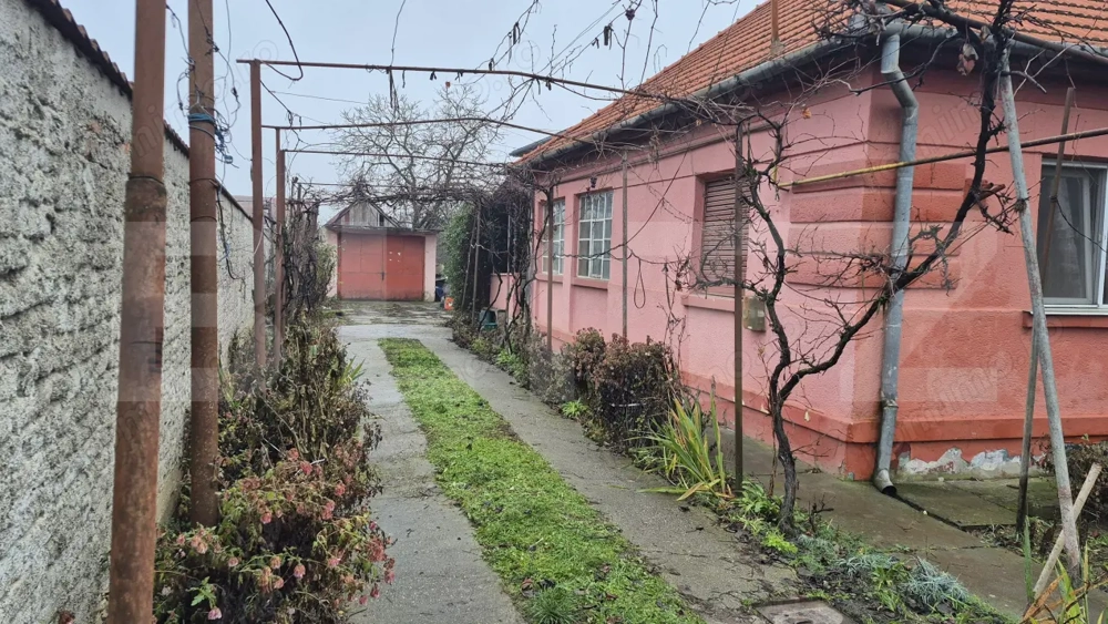 Casa 4 dormitoare, 190 mp, 1306 mp teren, zona Careiului